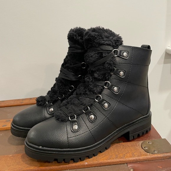 NINE WEST BLACK BOOTS - Picture 10 of 10